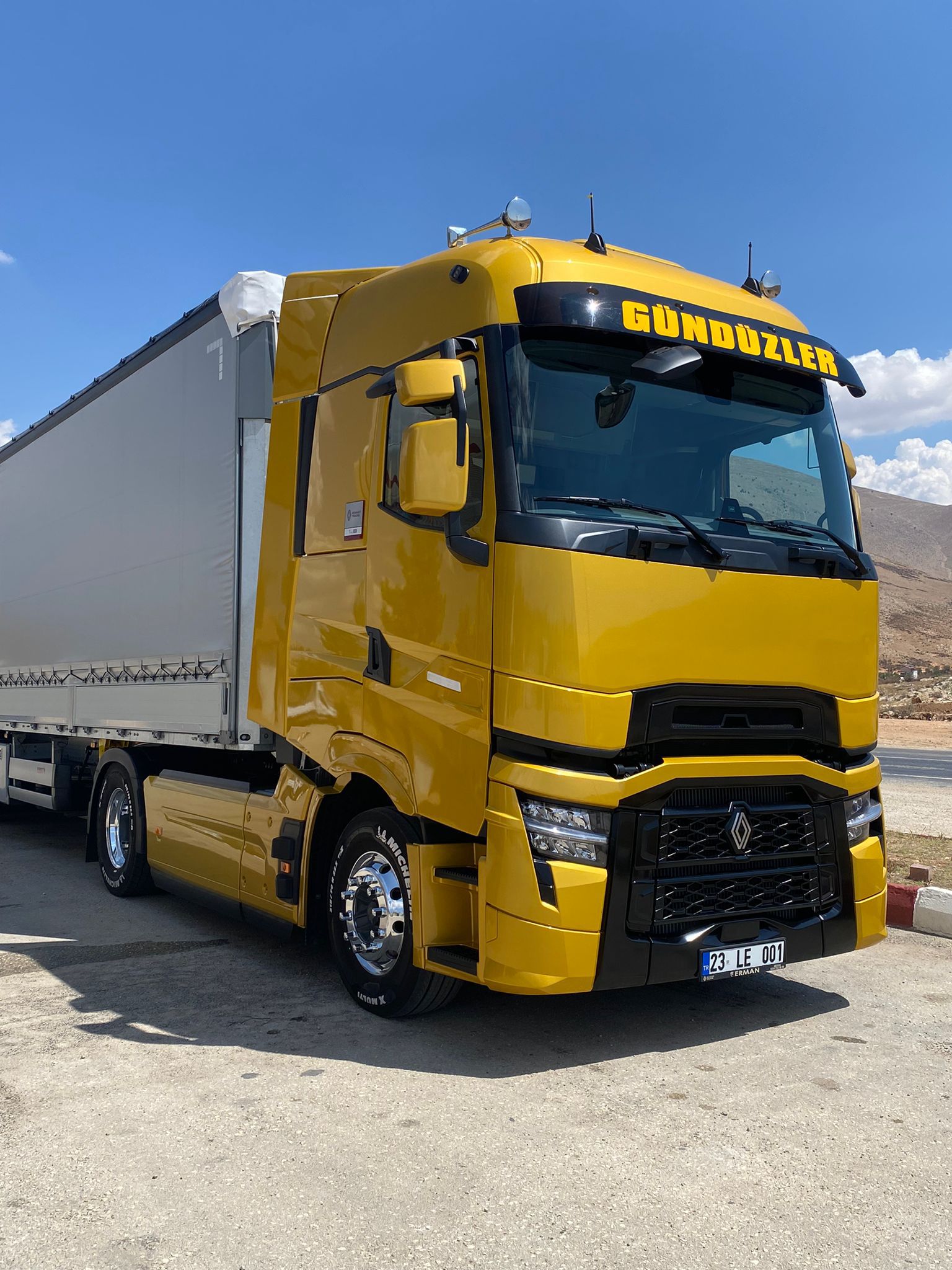 GÜNDÜZLER sarı tır